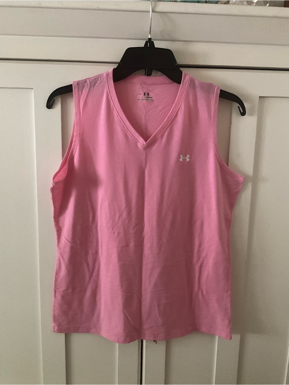 🍄3/$20 SzM Under Armour Women’s Pink V-Neck Sleeveless Performance Tank